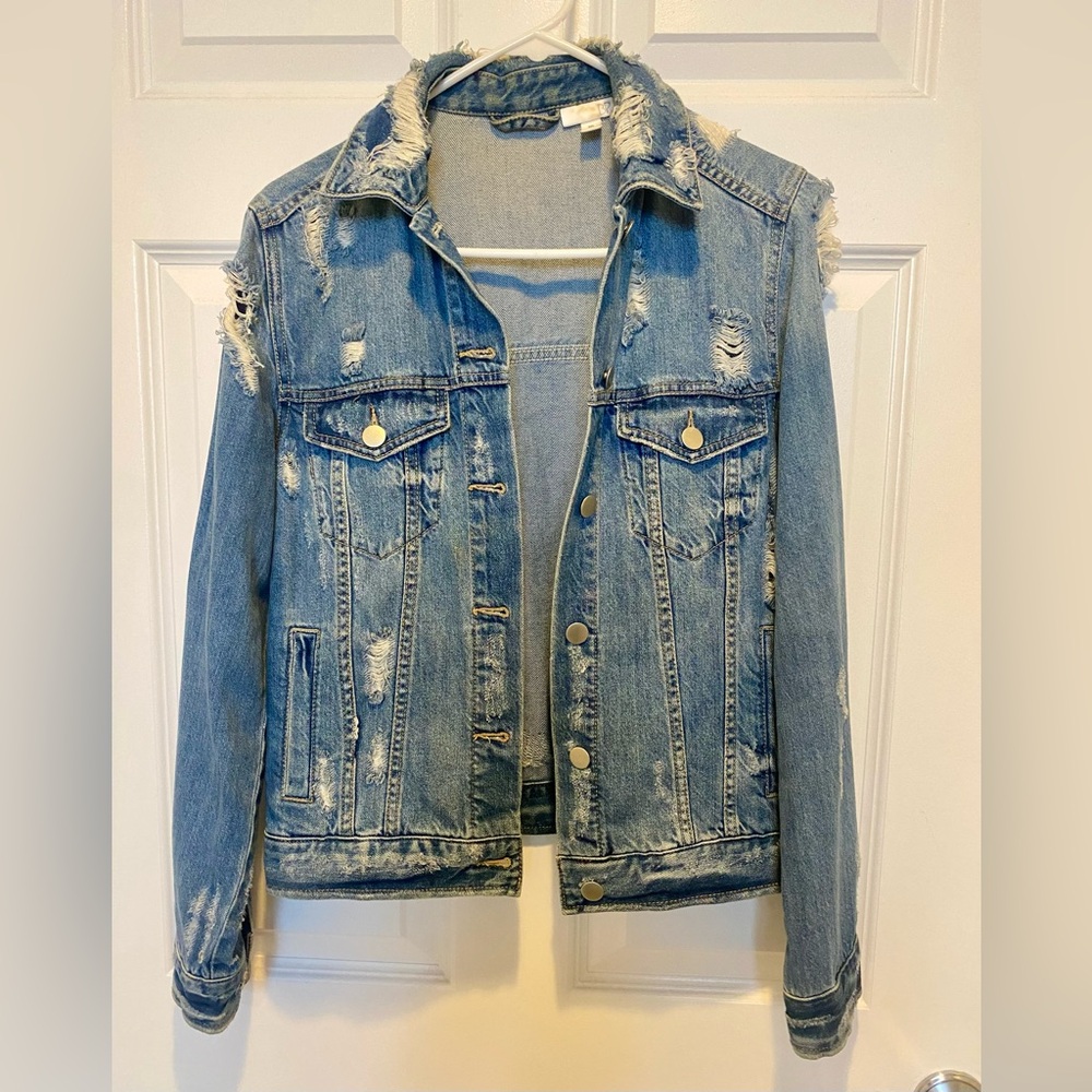 Distressed Denim Jacket‎ - Picture 7 of 8